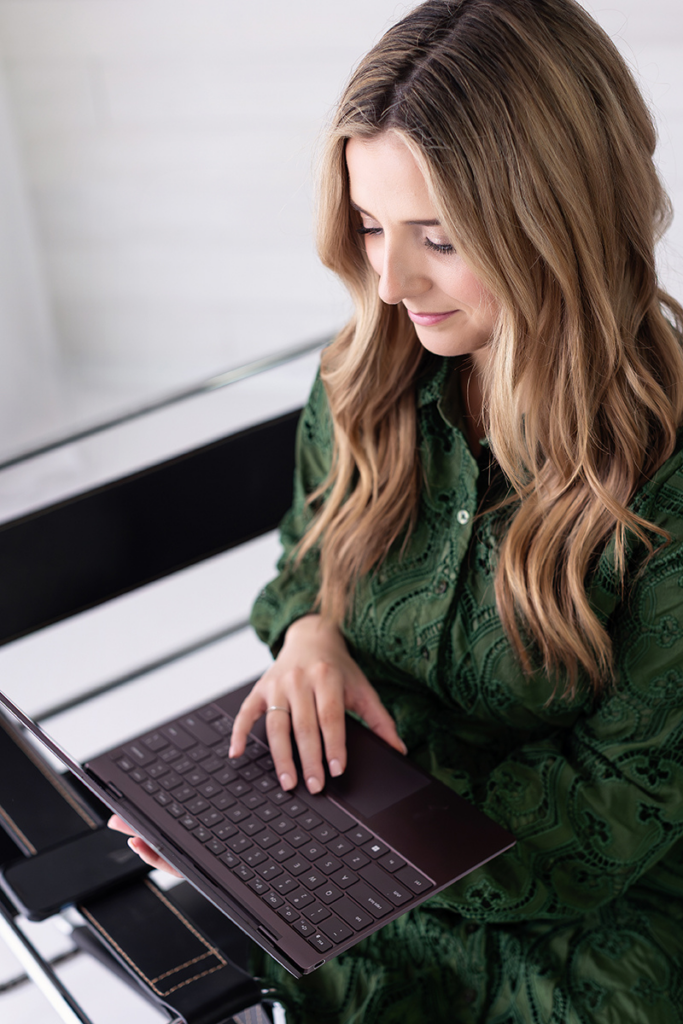 Mortgage specialist answering mortgage questions with mortgage education for first-time home buyers in Oklahoma