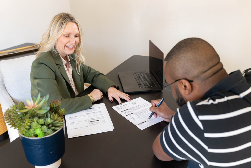 Mortgage lender from Dauphin Mortgage Team guiding client through pre-approval process with a top mortgage lender in Oklahoma